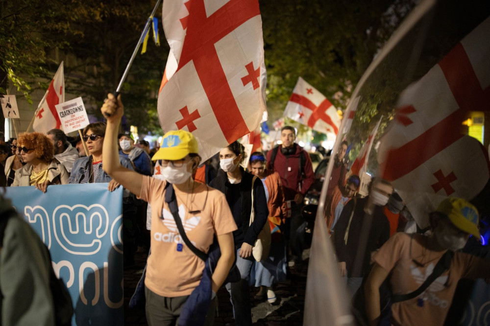 Әлемде: Тбилисидегі шабуыл, Ирандағы хиджаб еркіндігі және Еуропадағы ереуілдер