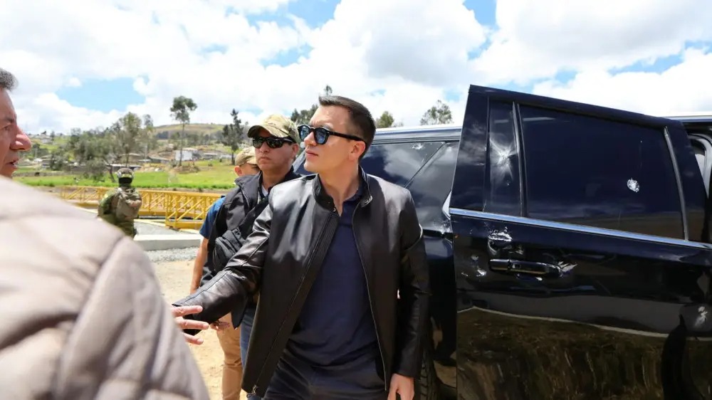 Әлемде: P.Diddy Трамптан рақымшылық өтінді, Эквадор президентіне қастандық жасалды, Иран хиджаб дауына нүкте қойды