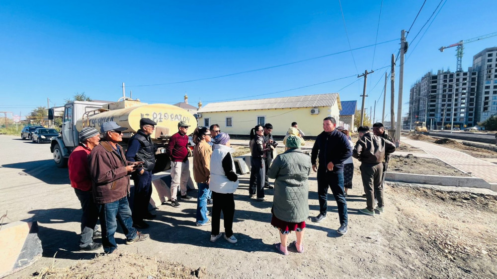 "Миллиардтар бөлінді, ал нәтиже жоқ": Атырау халқы жол сапасына наразы