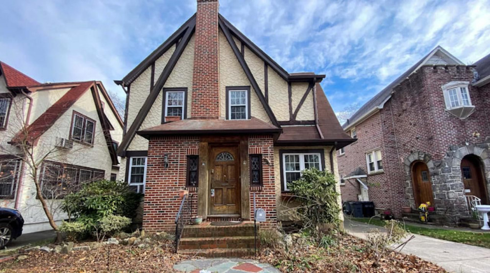 Трамптың туған үйі Нью-Йоркте қомақты сомаға сатылып жатыр