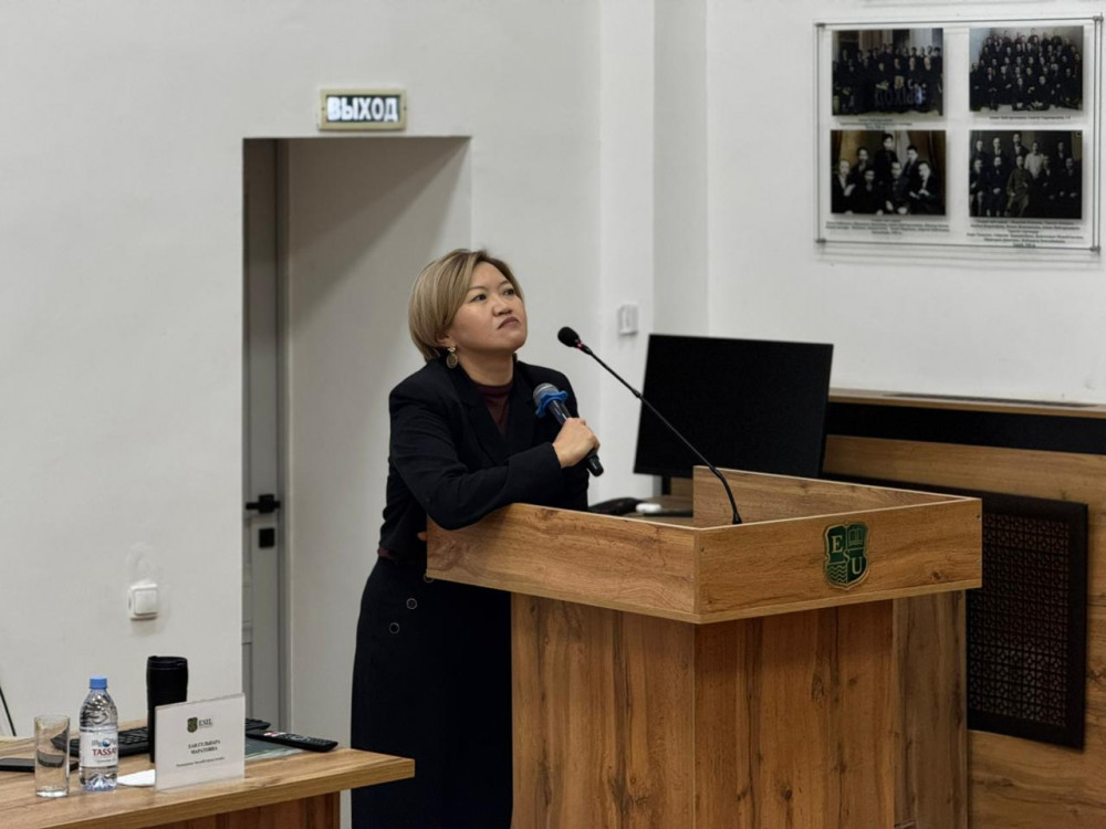 Елордалық студенттер қоқысты сұрыптап, экологияны сақтаудың жолдарын талқылады