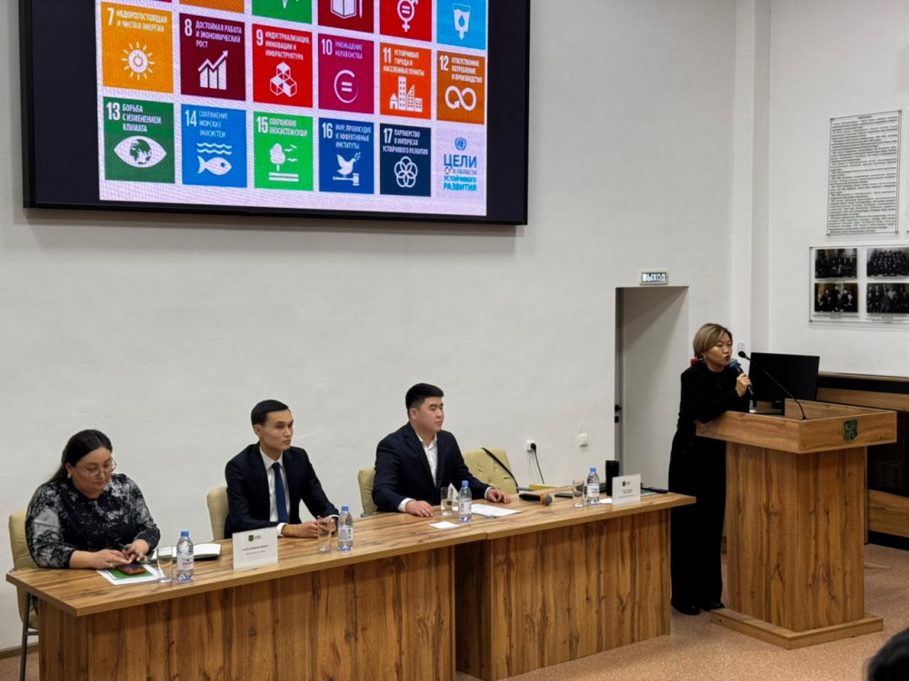 Елордалық студенттер қоқысты сұрыптап, экологияны сақтаудың жолдарын талқылады