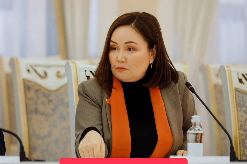 “Қыз өзі кінәлі”, “Маған қатысы жоқ”: Зорлық құрбаны болған заңгермен сұқбат