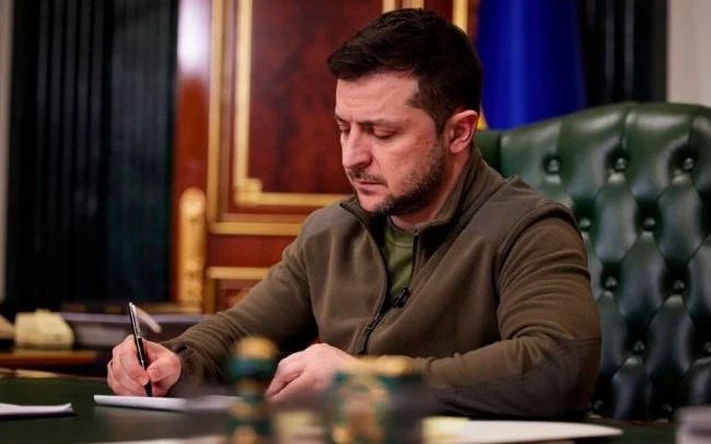 Әлемде: АҚШ–Украина келіссөздері, Камбоджа–Таиланд шиеленісі