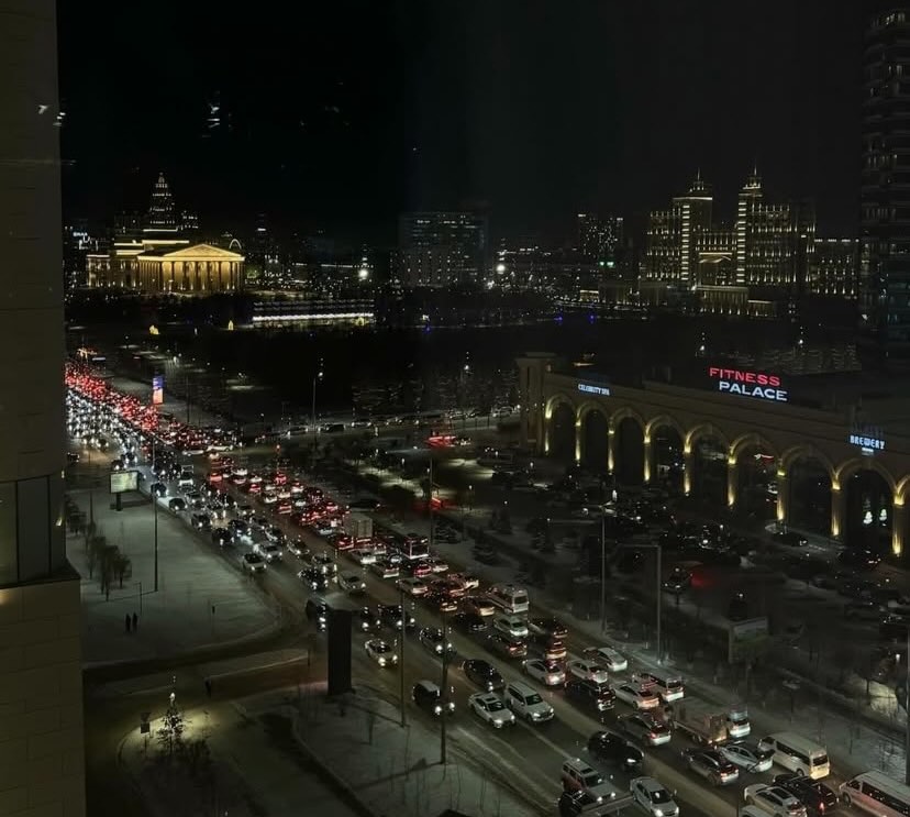 "Астана, саған не болды?": Қала тұрғындары кешегі кептеліске шағымданды