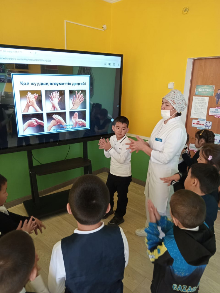 Ауыл медбикесі: Тұрғындардың аманатын арқалау — мәртебелі міндет