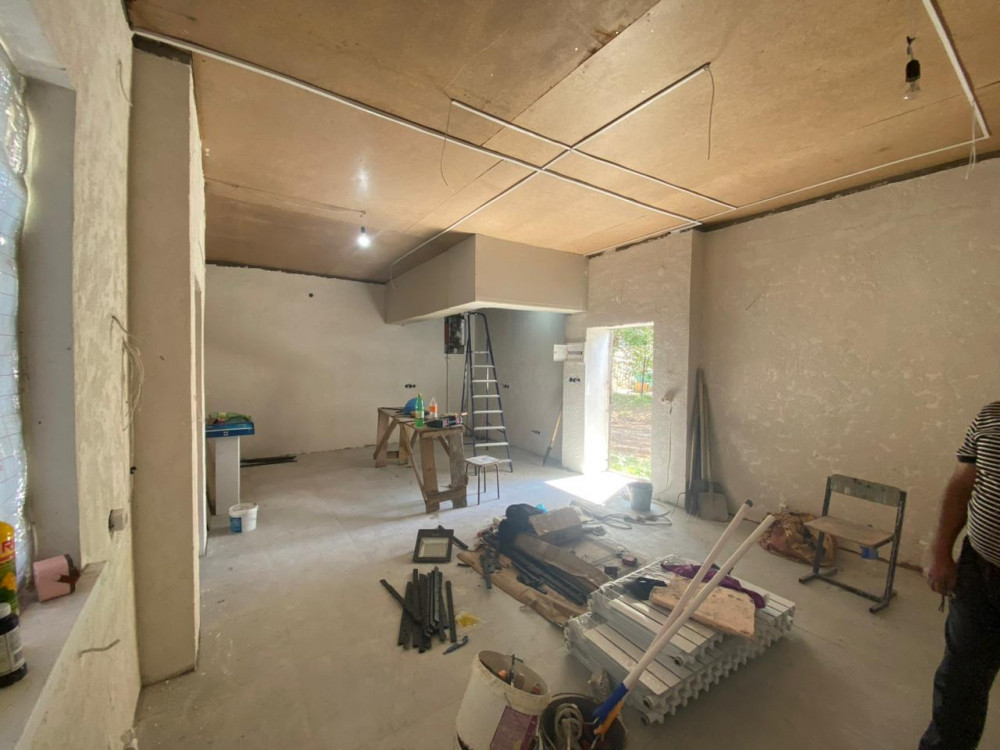 Желіде танылған бизнес: Мемлекеттік қызметтен кеткен жас қыз ауылда кофехана ашты