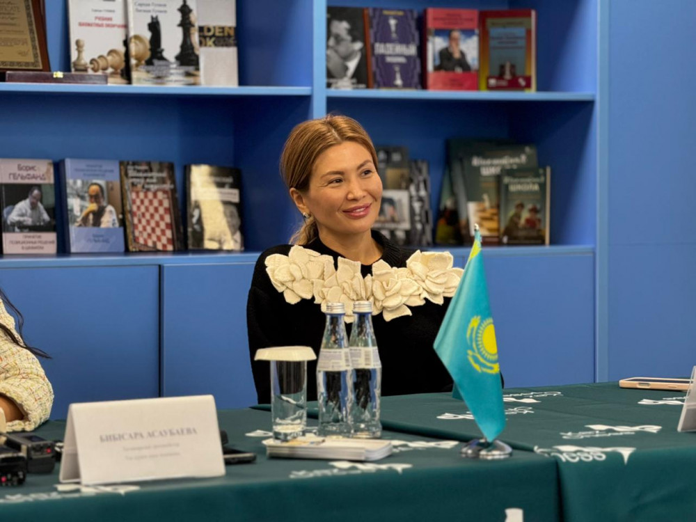 Телефонсыз өскен чемпион: Бибісара Асаубаеваның анасы қызын қалай тәрбиелегенін айтты