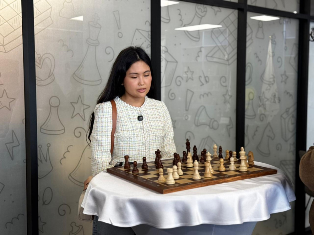 Телефонсыз өскен чемпион: Бибісара Асаубаеваның анасы қызын қалай тәрбиелегенін айтты