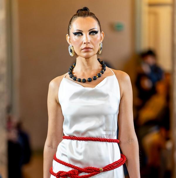 Көмірден жасалған эксклюзив әшекейлер: Қарағанды бренді әлемді таңғалдырды