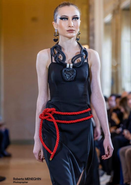 Көмірден жасалған эксклюзив әшекейлер: Қарағанды бренді әлемді таңғалдырды