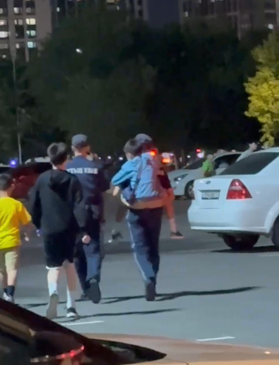 Ұлттық ұлан сарбаздары талып қалған балаға жедел көмек көрсетті