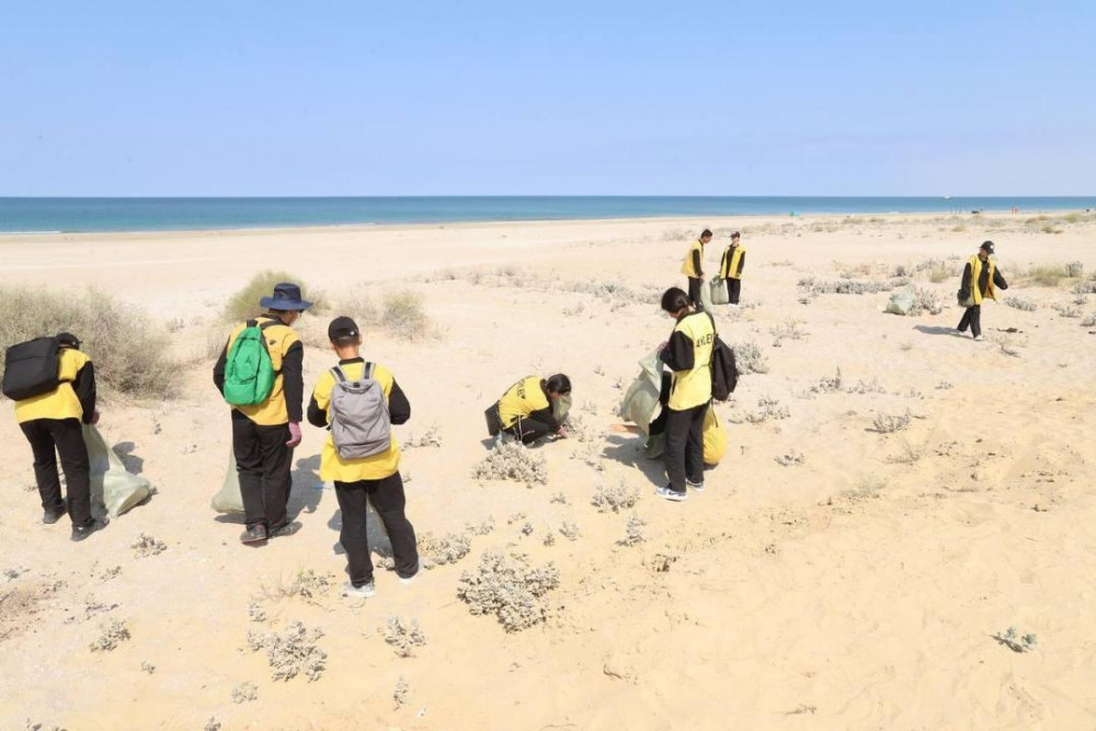 Ақтауда Каспий жағалауын тазарту бойынша жаппай сенбілік өтті