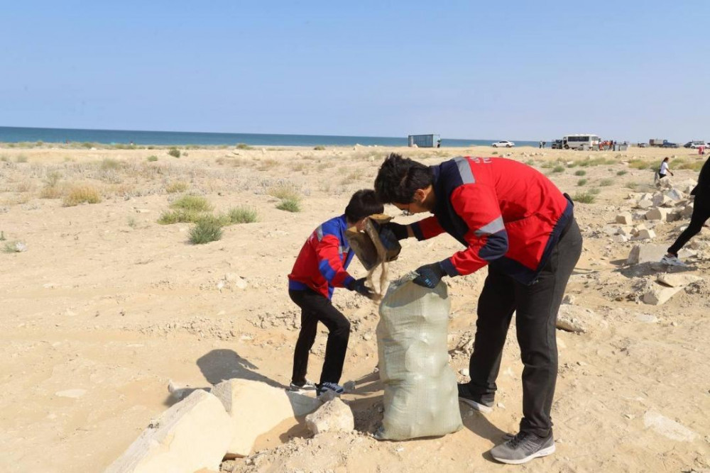 Ақтауда Каспий жағалауын тазарту бойынша жаппай сенбілік өтті