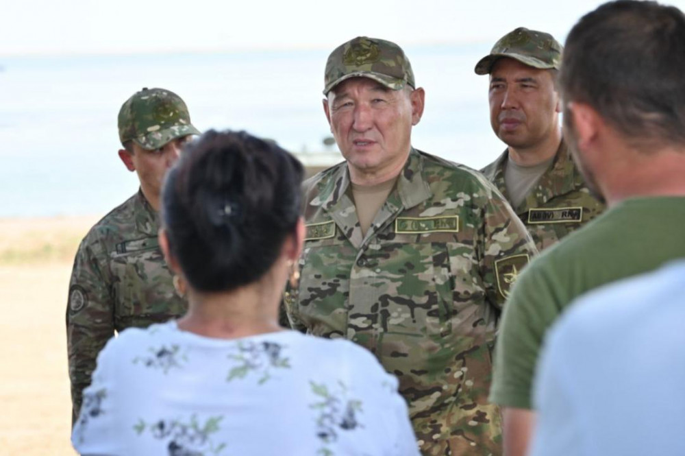 Қорғаныс министрі жоғалған тікұшақты іздеу жұмыстарымен жеке танысты