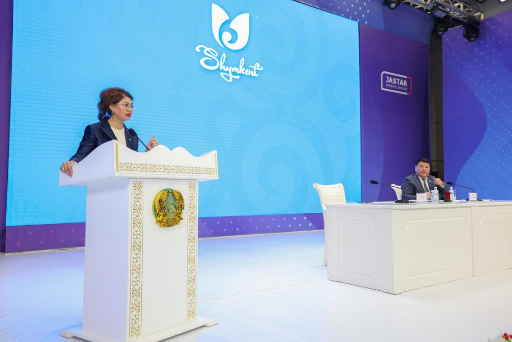 Балаева Шымкент тұрғындарымен кездесті