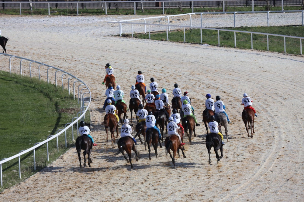 Жеңіс тойындағы тарту