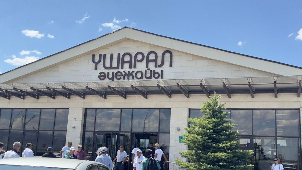 Алакөлге не жетпейді?