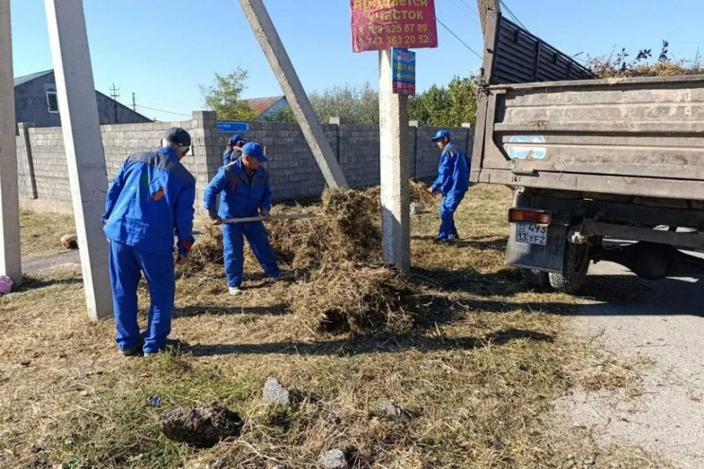 "Таза Қазақстан": Шымкенттегі Бадам өзенінің жағалауы күл-қоқыстан тазартылды