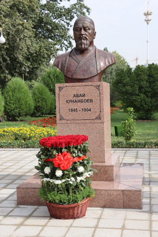 Душанбеде қазақтың ұлы ақыны және ойшылы Абайдың бюсті ашылды