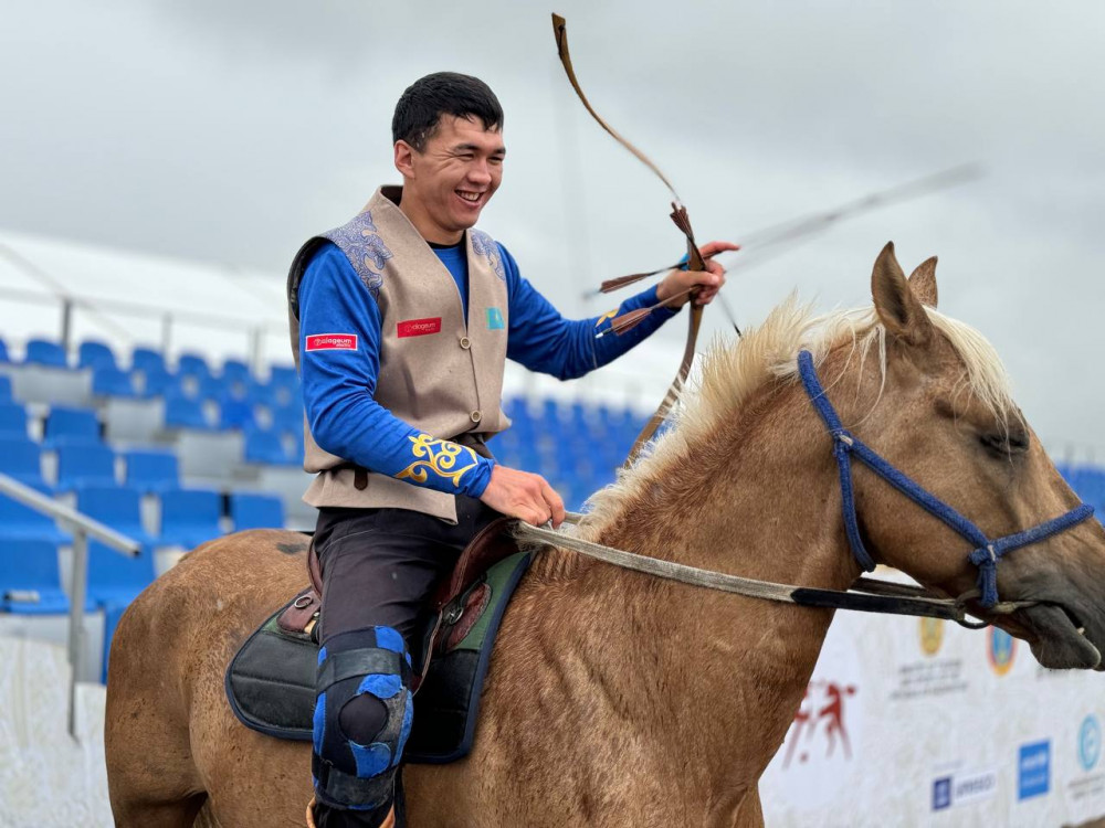 Көшпенділер ойыны: Құсбегілер мен жамбы атушылар сақадай сай