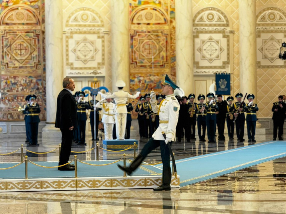 Тоқаев Ақордада Иран басшысын қарсы алды