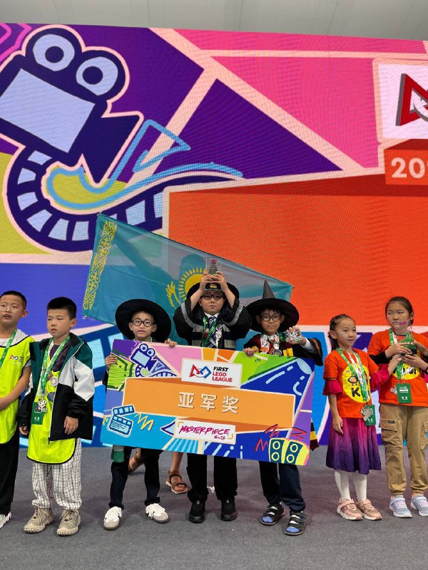 Жетісулық оқушылар Қытайда өткен робототехника чемпионатында күміс жүлде жеңіп алды