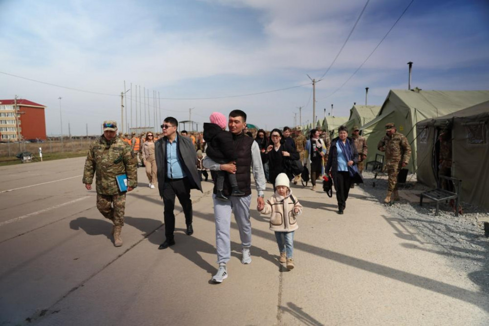 Жеңіс парады: Жауынгерлердің отбасылары далалық лагерьде болды