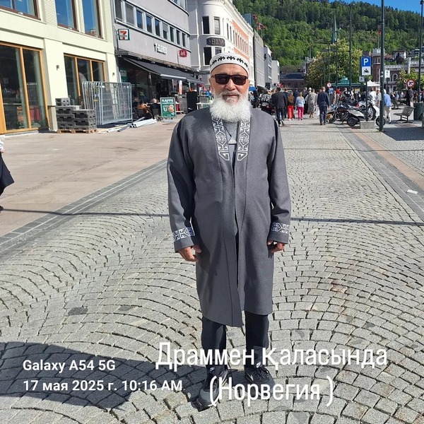 Ағадырлық 76 жастағы ақсақал мен ұлы әлем чемпионатында топ жарды