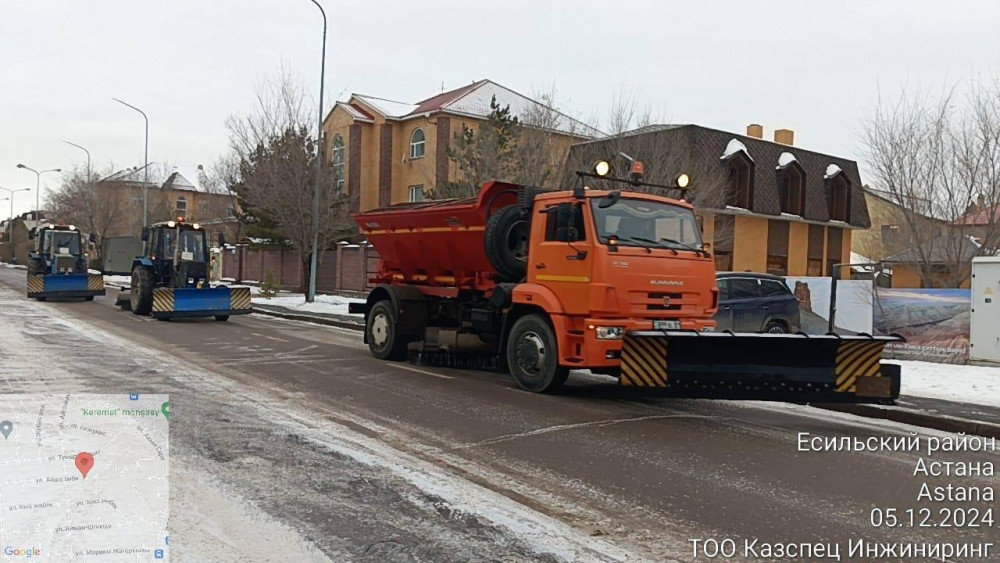 Тәулік бойы қар күреу: Астанада күндізгі ауысымға 900-ге жуық техника шығарылды