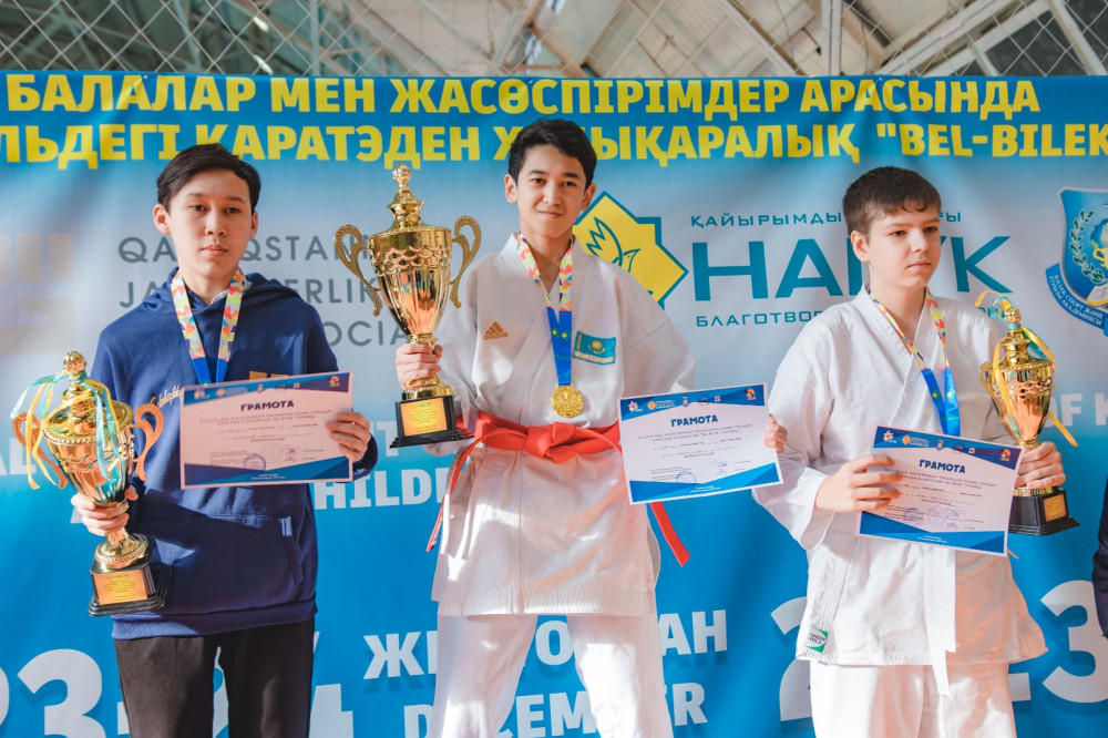 «Халық» қоры Алматыда 700 спортшының басын қосқан каратэден халықаралық турнирді қолдады