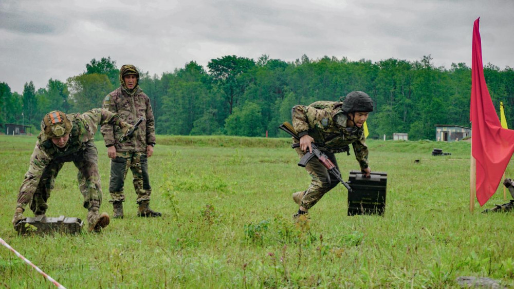 Әскери қызметшілер Беларусьте "Ерлік пен шеберлік" белгісімен марапатталды