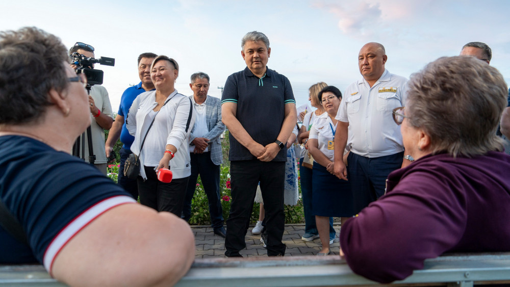Ермек Көшербаев Алакөл көлінің жағалауындағы демалыс аймақтарын тексерді