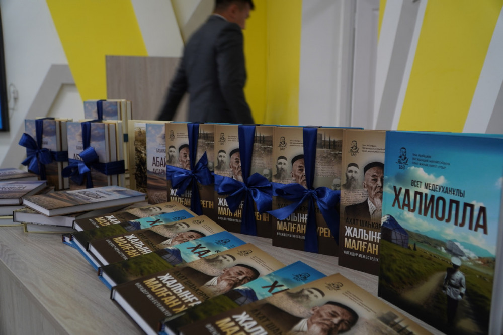 Фоторепортаж: Абай Құнанбайұлының 180 жылдығын тойлаудың жарқын сәттері