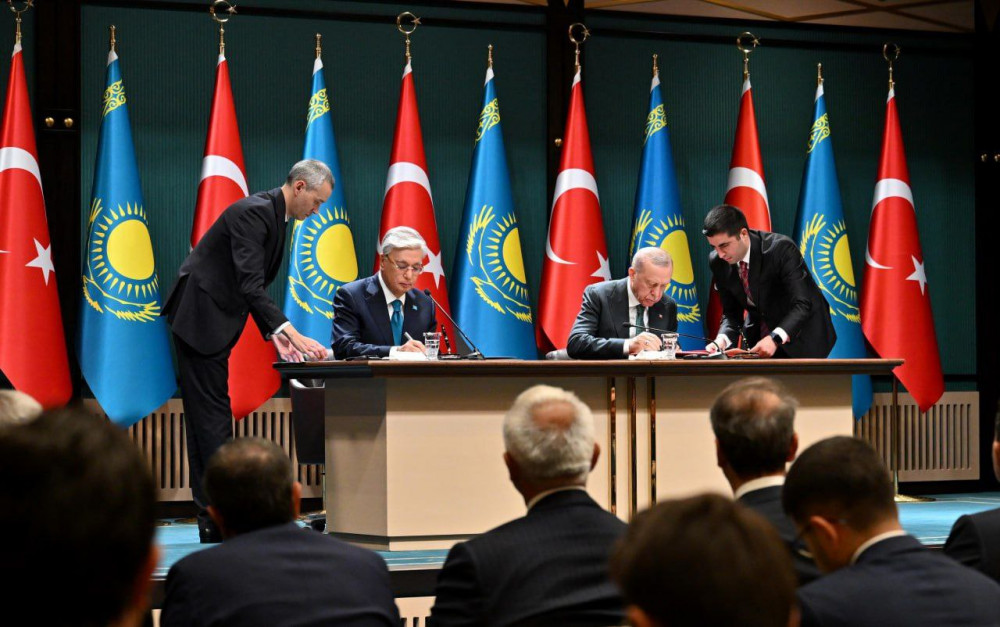 Тоқаев пен Ердоған 18 құжатқа қол қойды