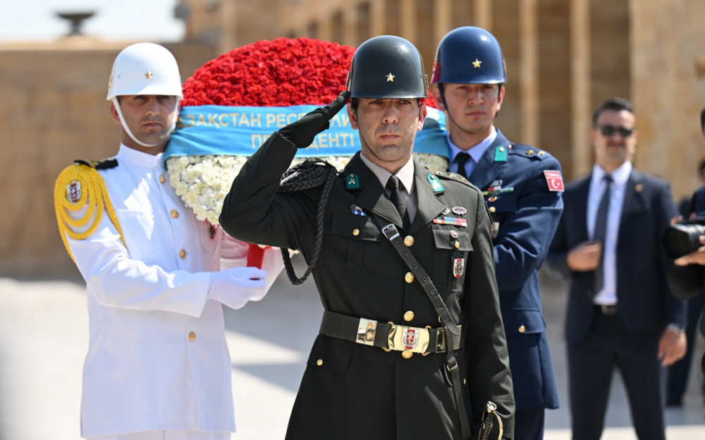 Президент Тоқаев Ататүрік кесенесіне зиярат етті