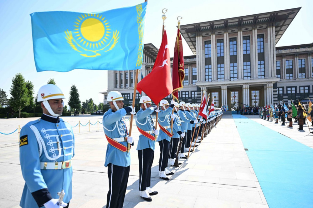 Қасым-Жомарт Тоқаевты Анкарадағы президент сарайында салтанатты қарсы алды