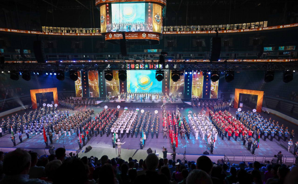 Смайылов әскери-музыкалық фестивальдің концертін тамашалады