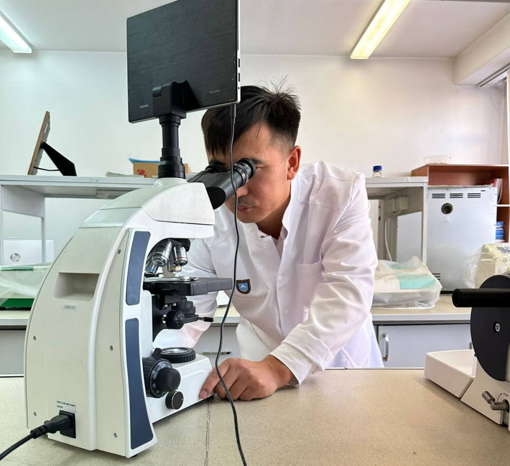 Флора мен ғылымның үйлесімі: Аллергияға қарсы табиғи спрей жасаған ғалыммен сұхбат