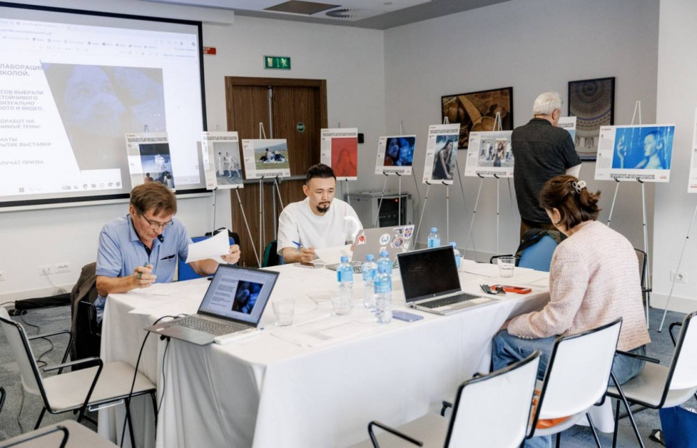 Жастар қоғамның өзекті мәселелерін фотоөнер арқылы көрсетті