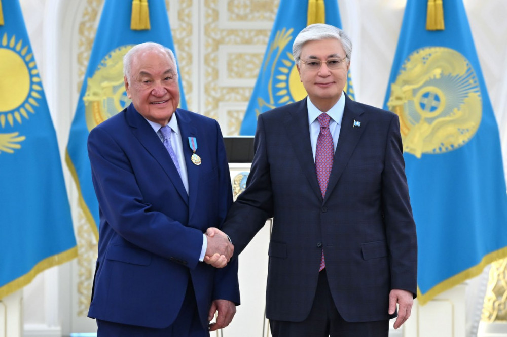 Президент мемлекеттік наградалар тапсырды