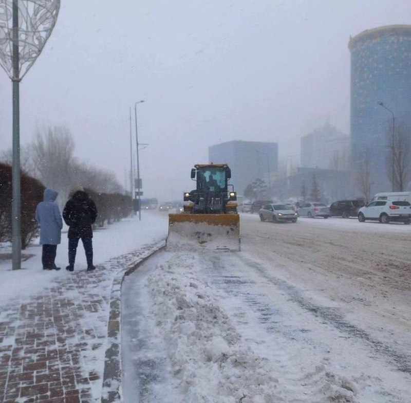 Астананы қардан тазартуға 2 мыңнан астам жұмысшы жұмылдырылды