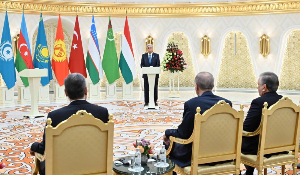 Өзбекстан президенті «Түркі әлемінің ең жоғарғы орденімен» марапатталды