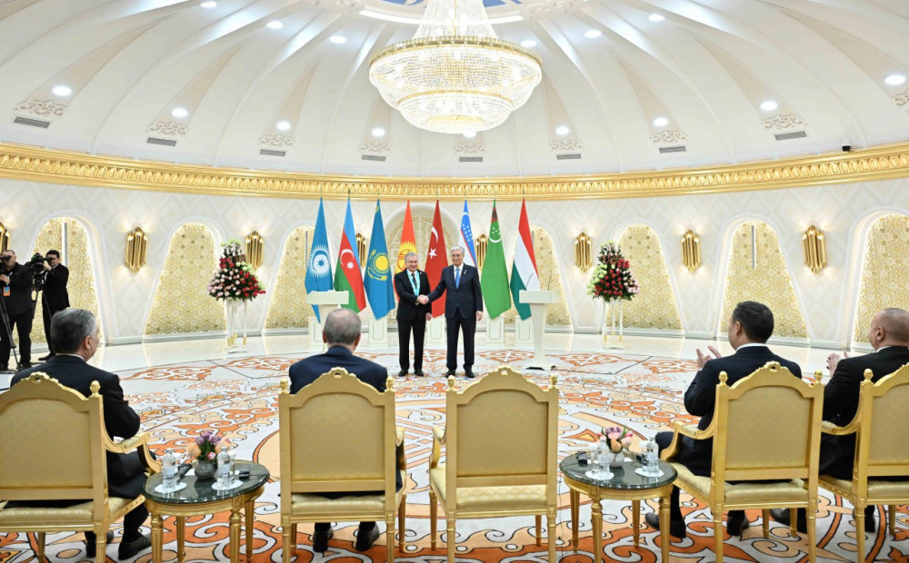 Өзбекстан президенті «Түркі әлемінің ең жоғарғы орденімен» марапатталды