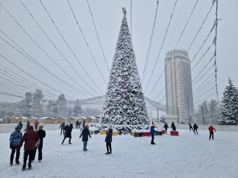 Алматыда 12 тегін мұз айдыны жұмыс істейді