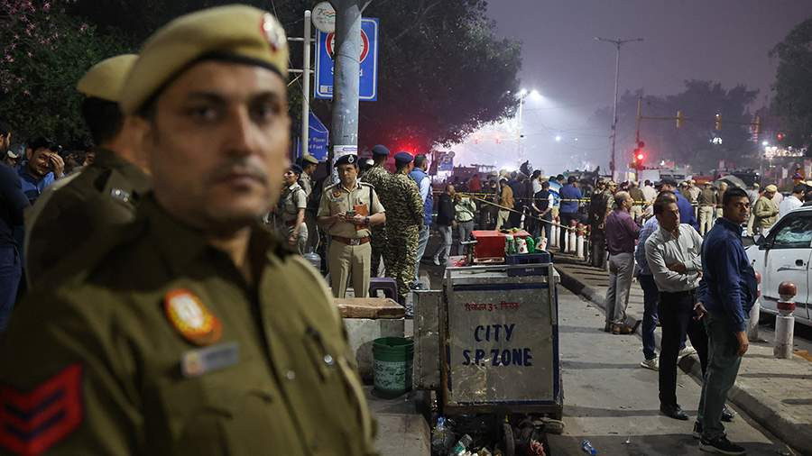 Әлемде: АҚШ үкіметі ашылуға жақын, Украинадағы жемқорлық дауы мен Үндістандағы жарылыс