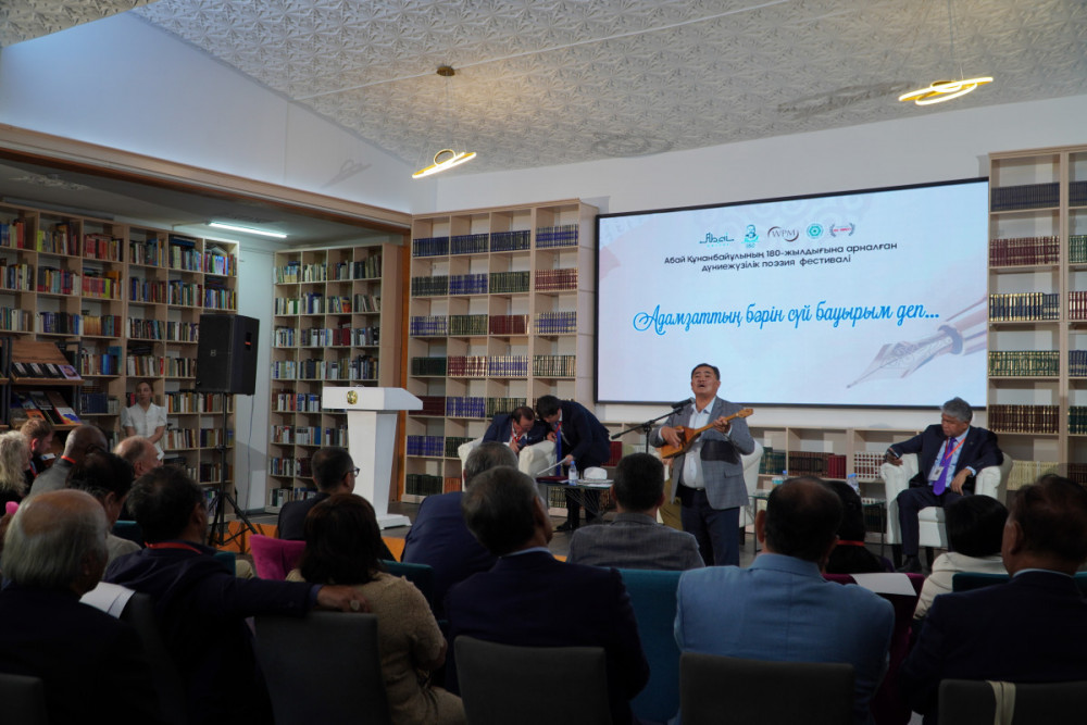 Фоторепортаж: Абай Құнанбайұлының 180 жылдығын тойлаудың жарқын сәттері