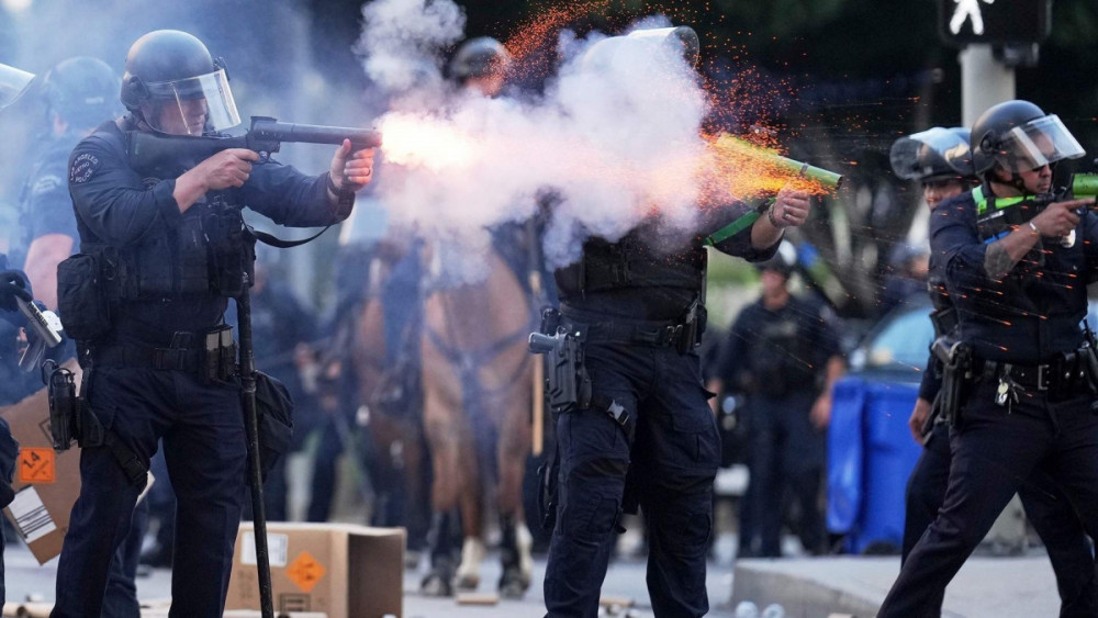 Әлемде: Лос-Анджелесте 400 адам қамалды, Газада қаза тапқандар саны 55 мыңнан асты