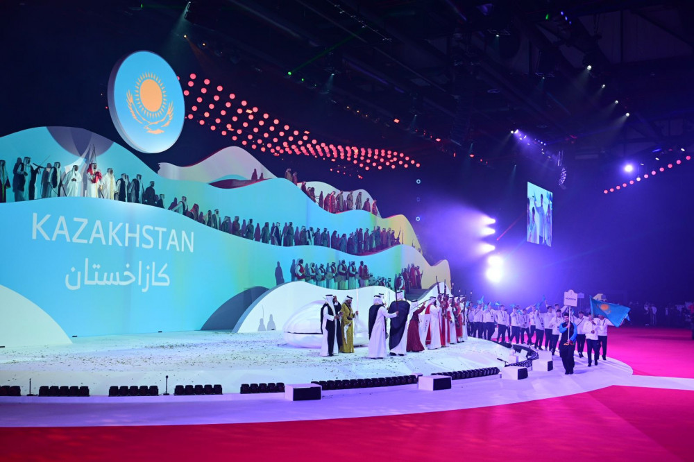 Тәтесі мен жиенінің порносын онлайн көру Траннилер мастурбация жасайды және gif спермасын жасайды