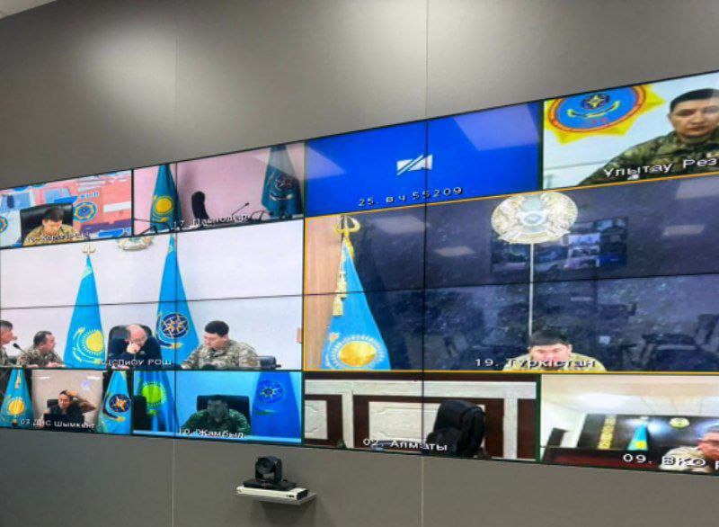 Тара Рид жыныстық қатынасқа түседі Артынан супер секс